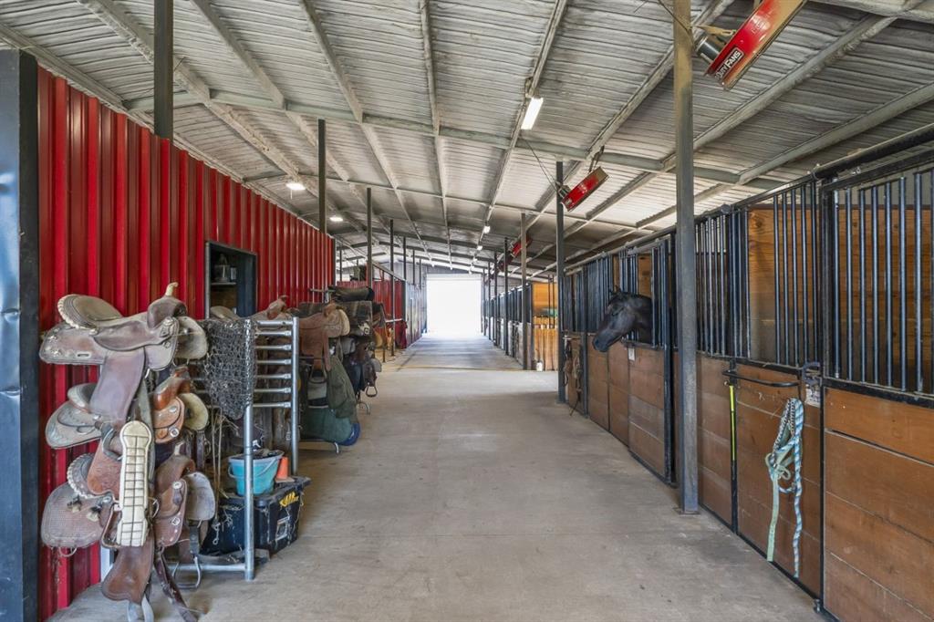 Sanger, Texas, 76266, United States, 9 Bedrooms Bedrooms, ,8 BathroomsBathrooms,Residential,For Sale,1998686