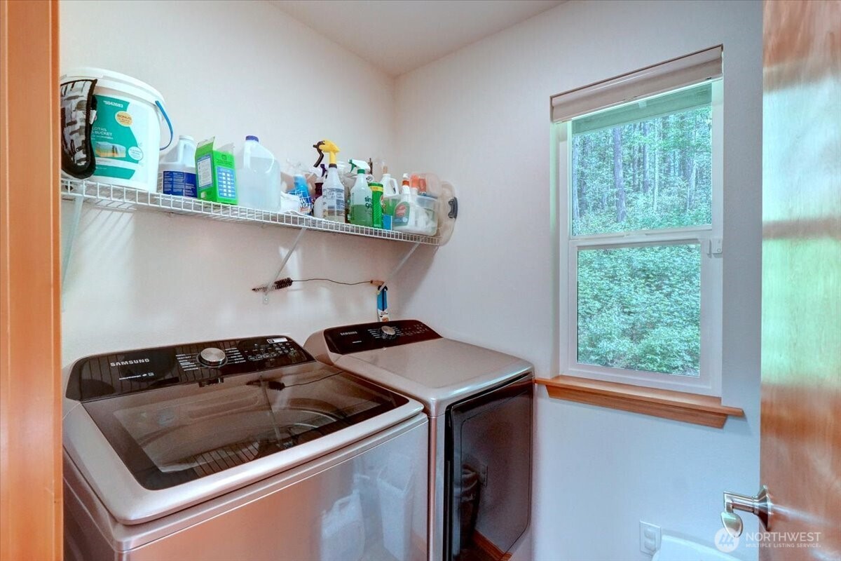 Port Orchard, Washington, 98367, United States, 3 Bedrooms Bedrooms, ,2 BathroomsBathrooms,Residential,For Sale,1828353