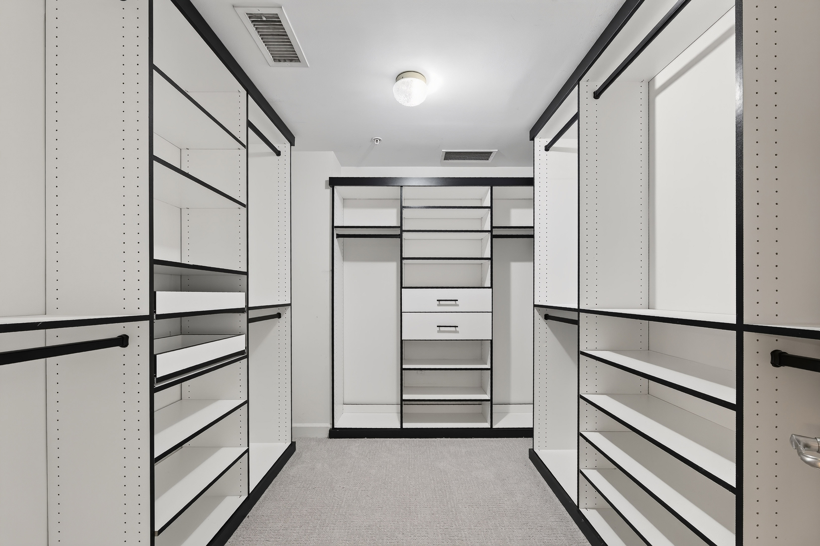  Welcome to Unit 2150 at The Oaks at Buckhead - 物件實景