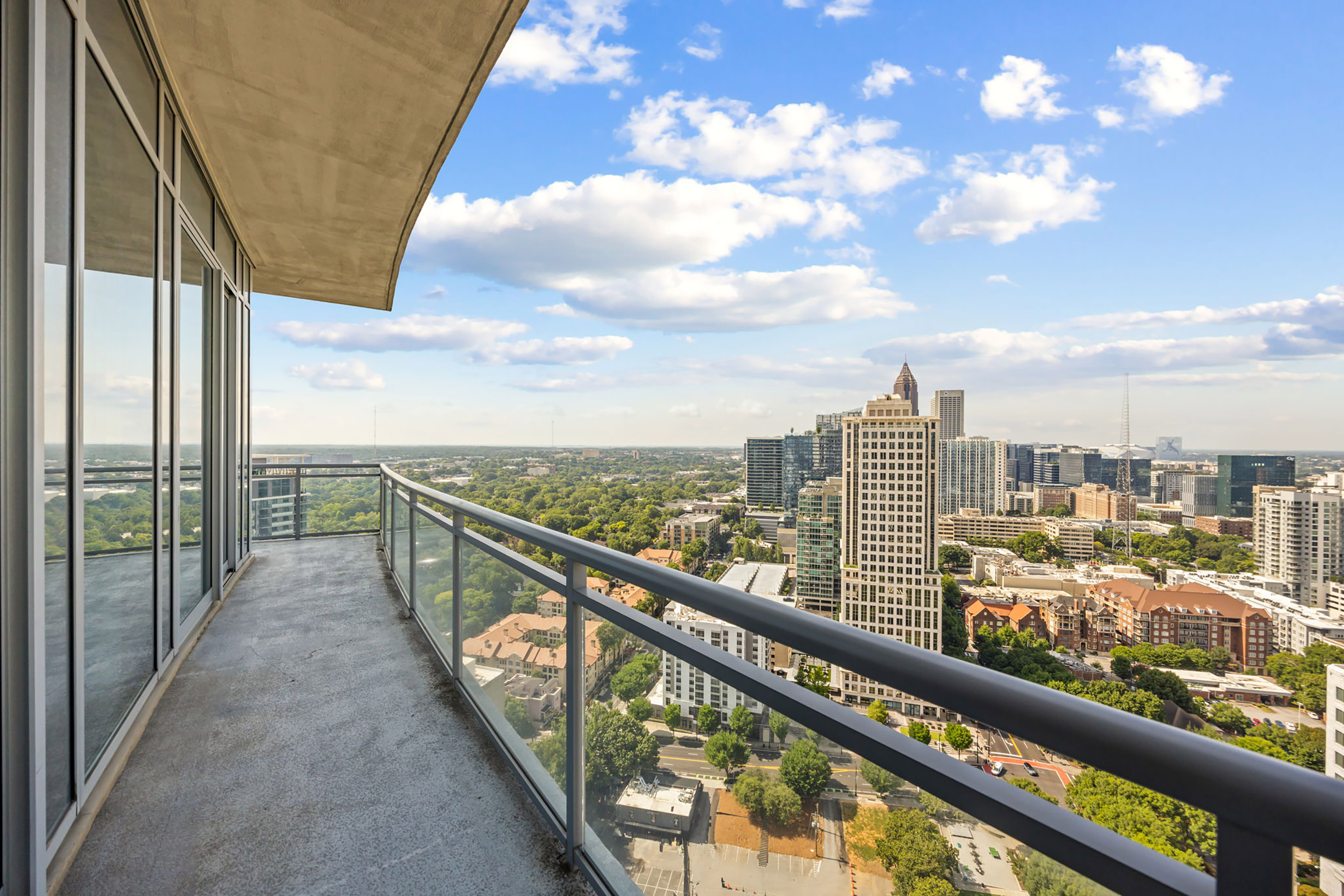  Exceptional Three Bedroom Plus Den Atop The Coveted Loews Hotel - 物件實景