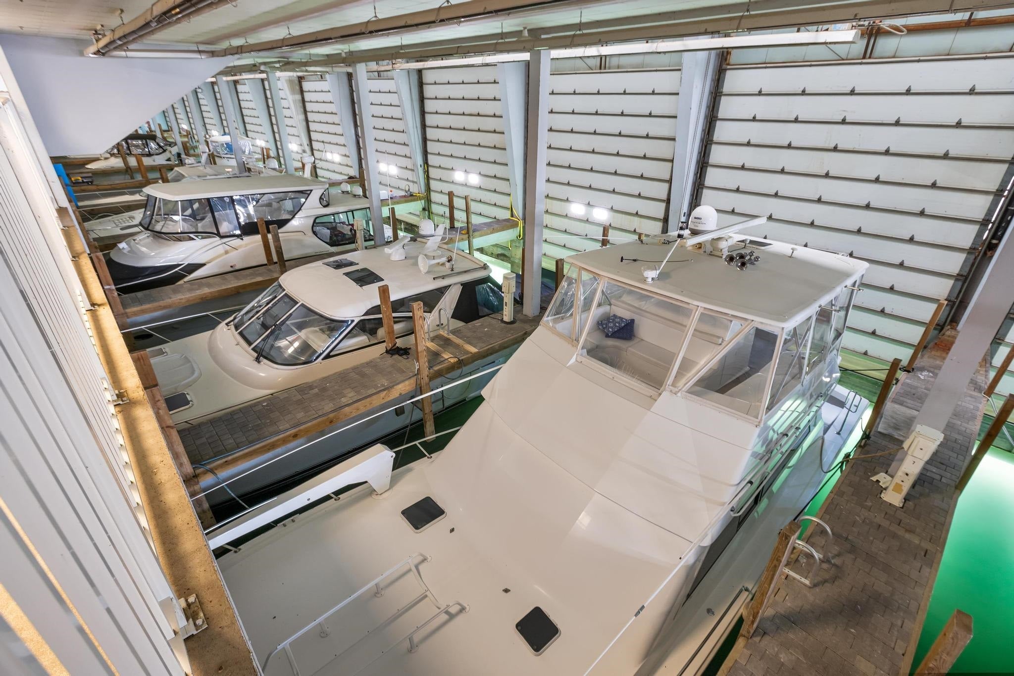 Harrison Twp, Michigan, 48045, United States, 2 Bedrooms Bedrooms, ,3 BathroomsBathrooms,Residential,For Sale,1979598