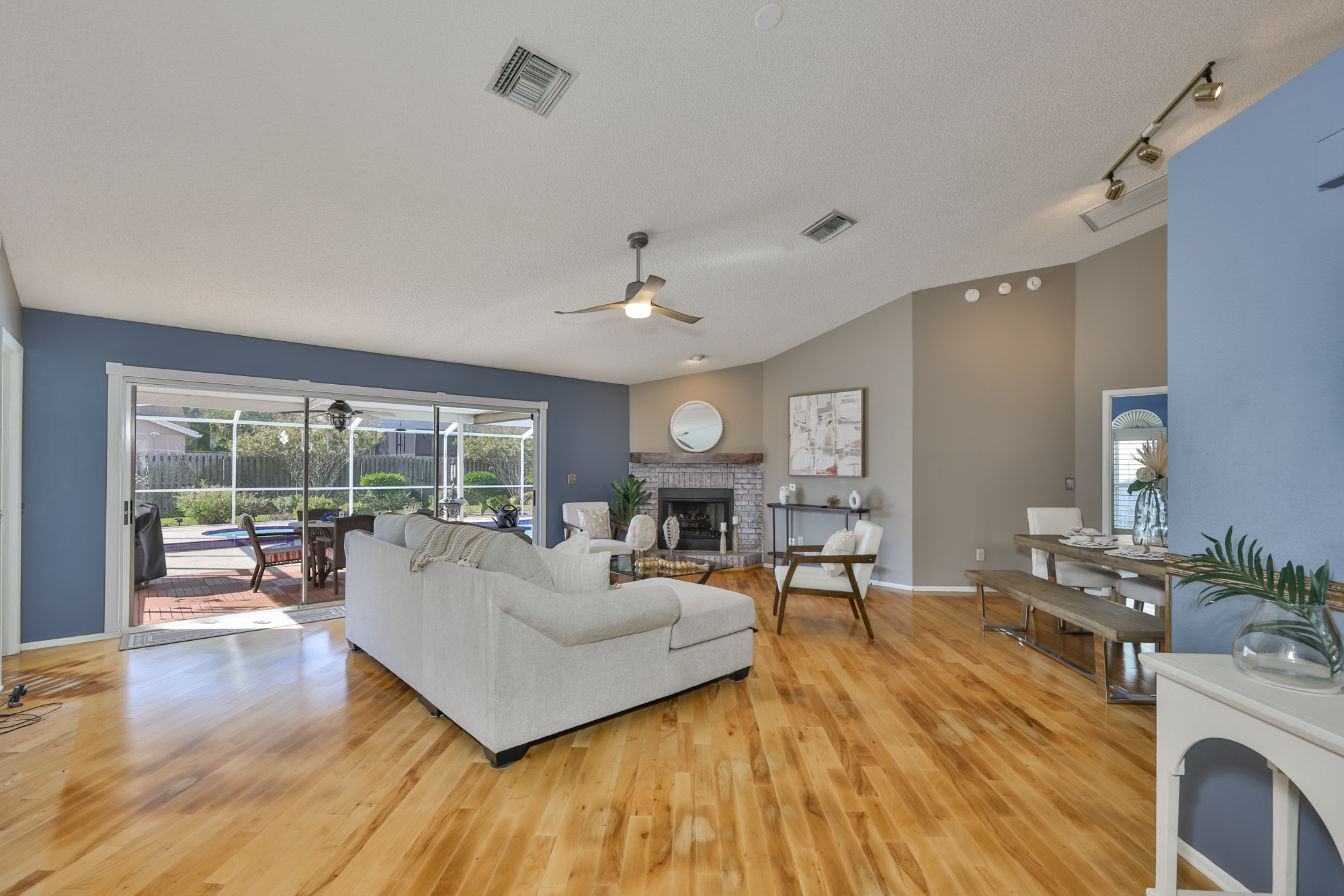 Tampa, Florida, 33635, United States, 4 Bedrooms Bedrooms, ,2 BathroomsBathrooms,Residential,For Sale,1996495