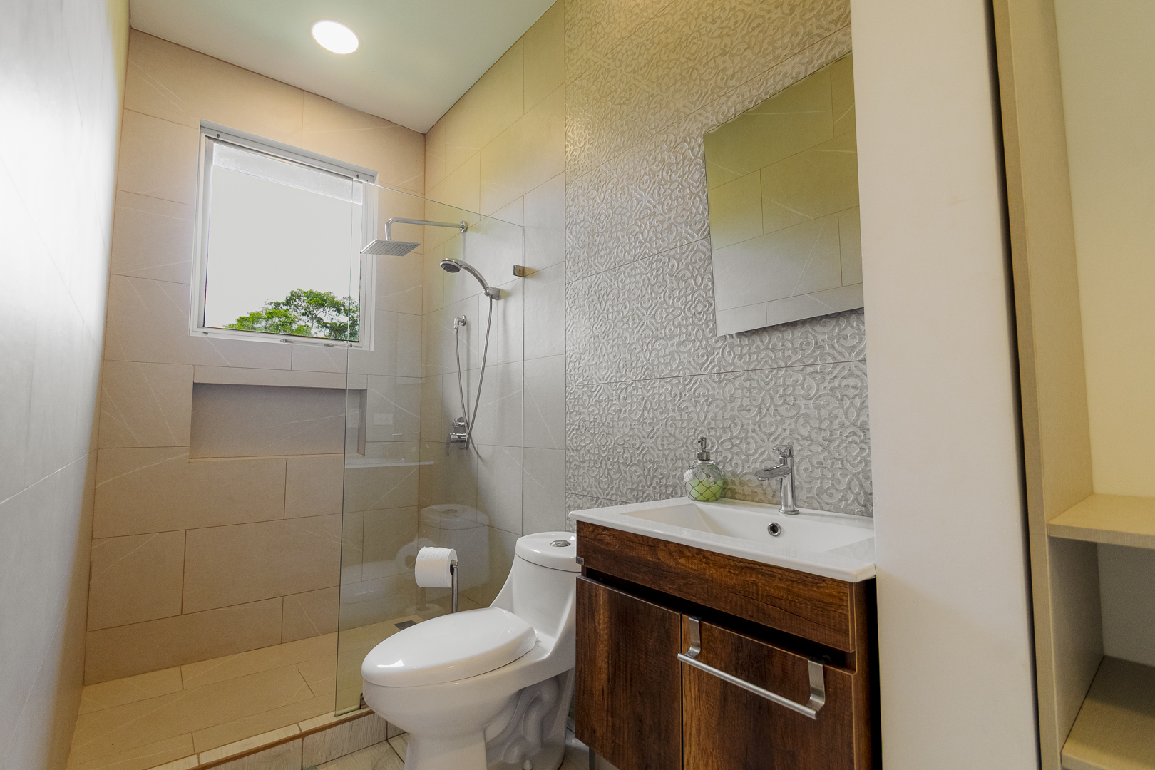 Playa Hermosa, Puntarenas, CR, 5 Bedrooms Bedrooms, ,6 BathroomsBathrooms,Residential,For Sale,1912032