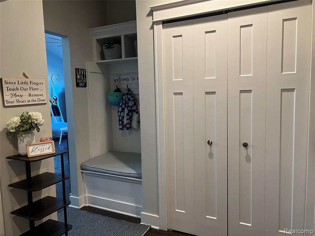 York Township, Michigan, 48176, United States, 4 Bedrooms Bedrooms, ,2 BathroomsBathrooms,Residential,For Sale,1988753