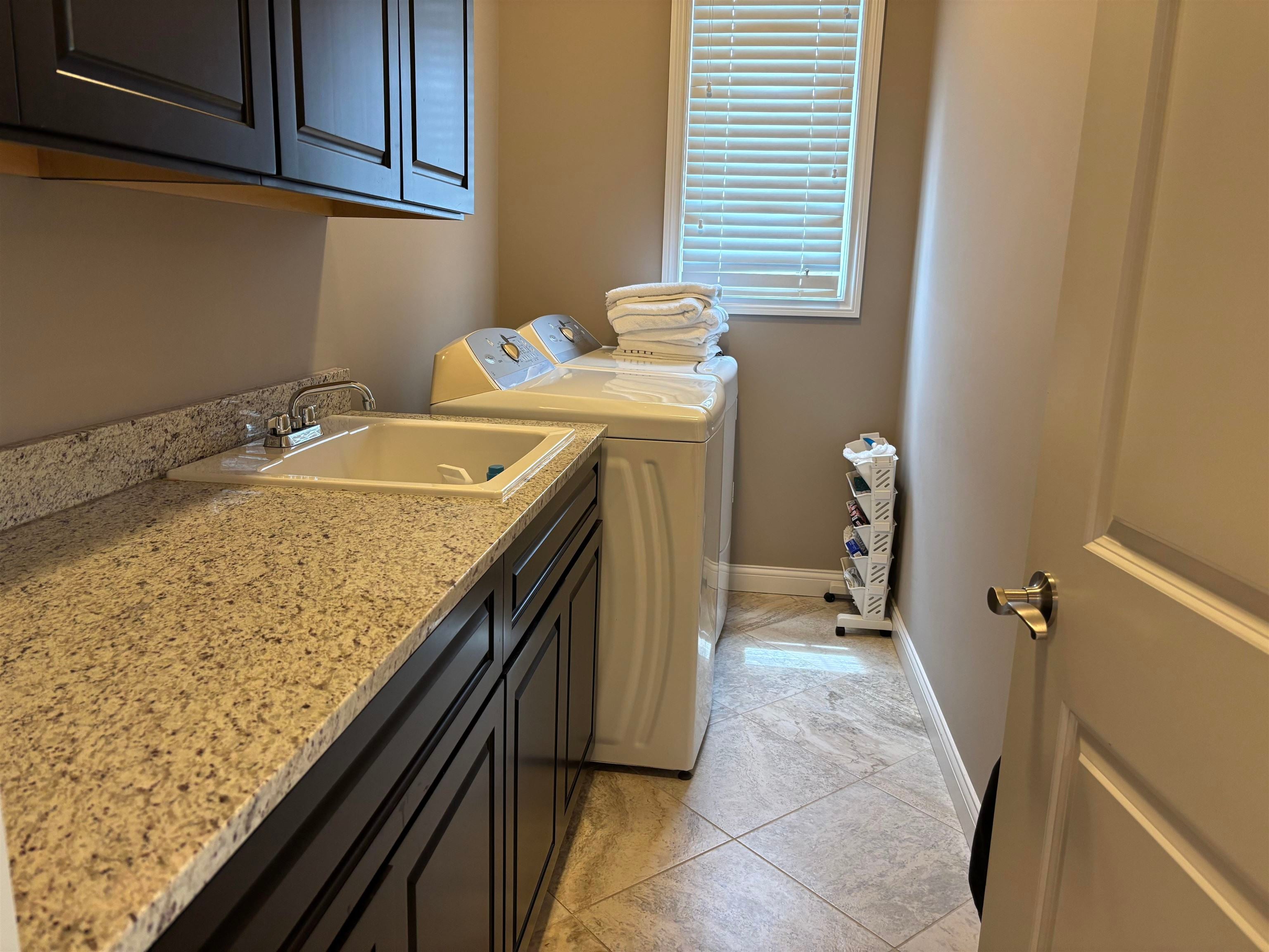 Shelby Twp, Michigan, 48316, United States, 4 Bedrooms Bedrooms, ,4 BathroomsBathrooms,Residential,For Sale,2005359