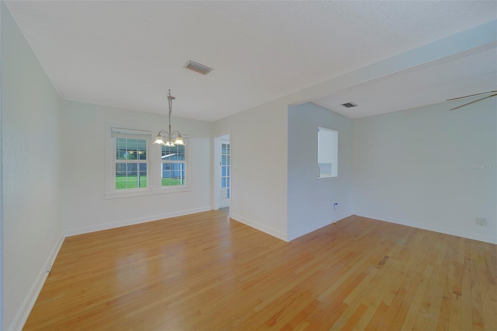 CLEARWATER, Florida, 33755, United States, 2 Bedrooms Bedrooms, ,1 BathroomBathrooms,Residential,For Sale,1976498