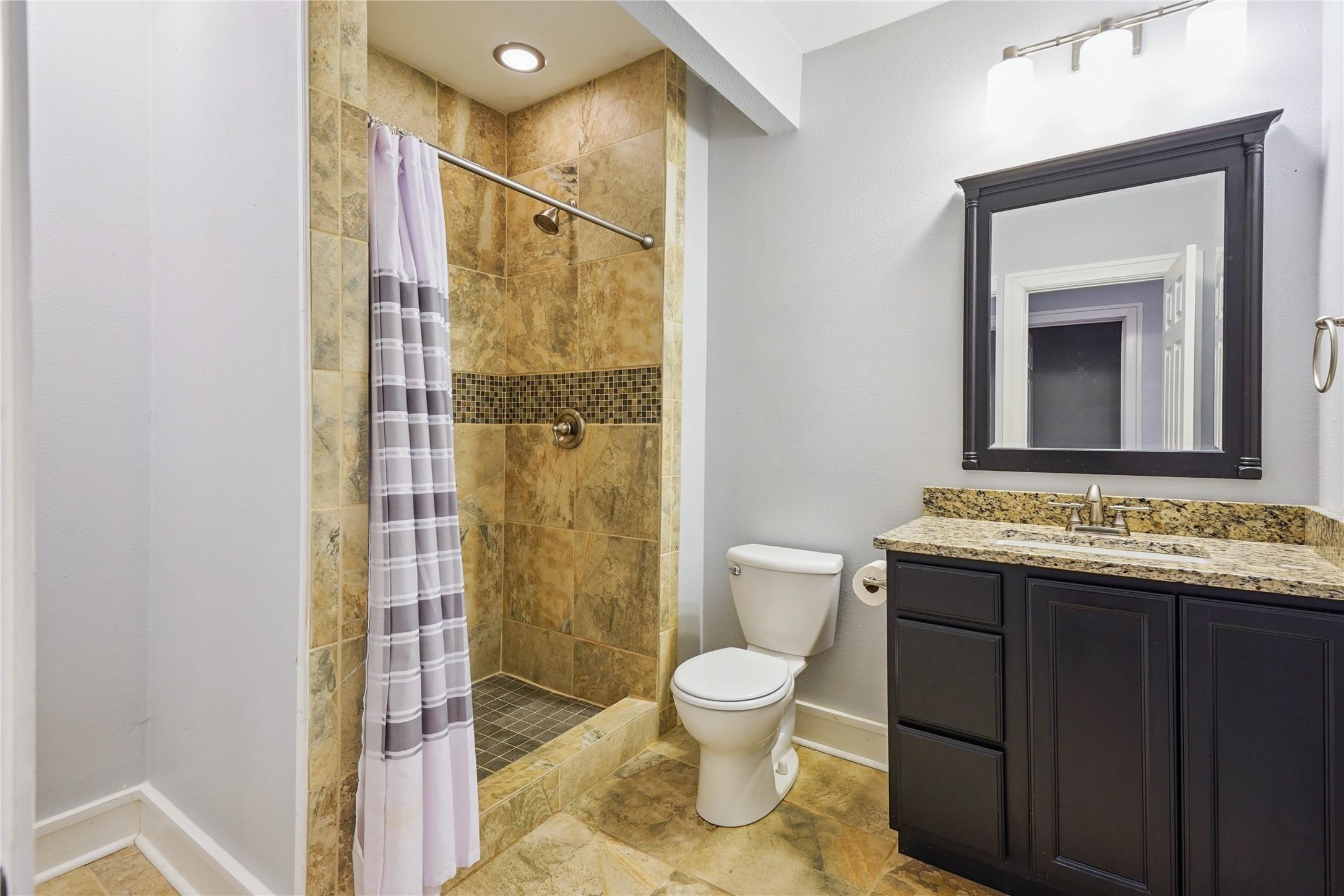 Urbandale, Iowa, 50323, United States, 5 Bedrooms Bedrooms, ,5 BathroomsBathrooms,Residential,For Sale,1978206