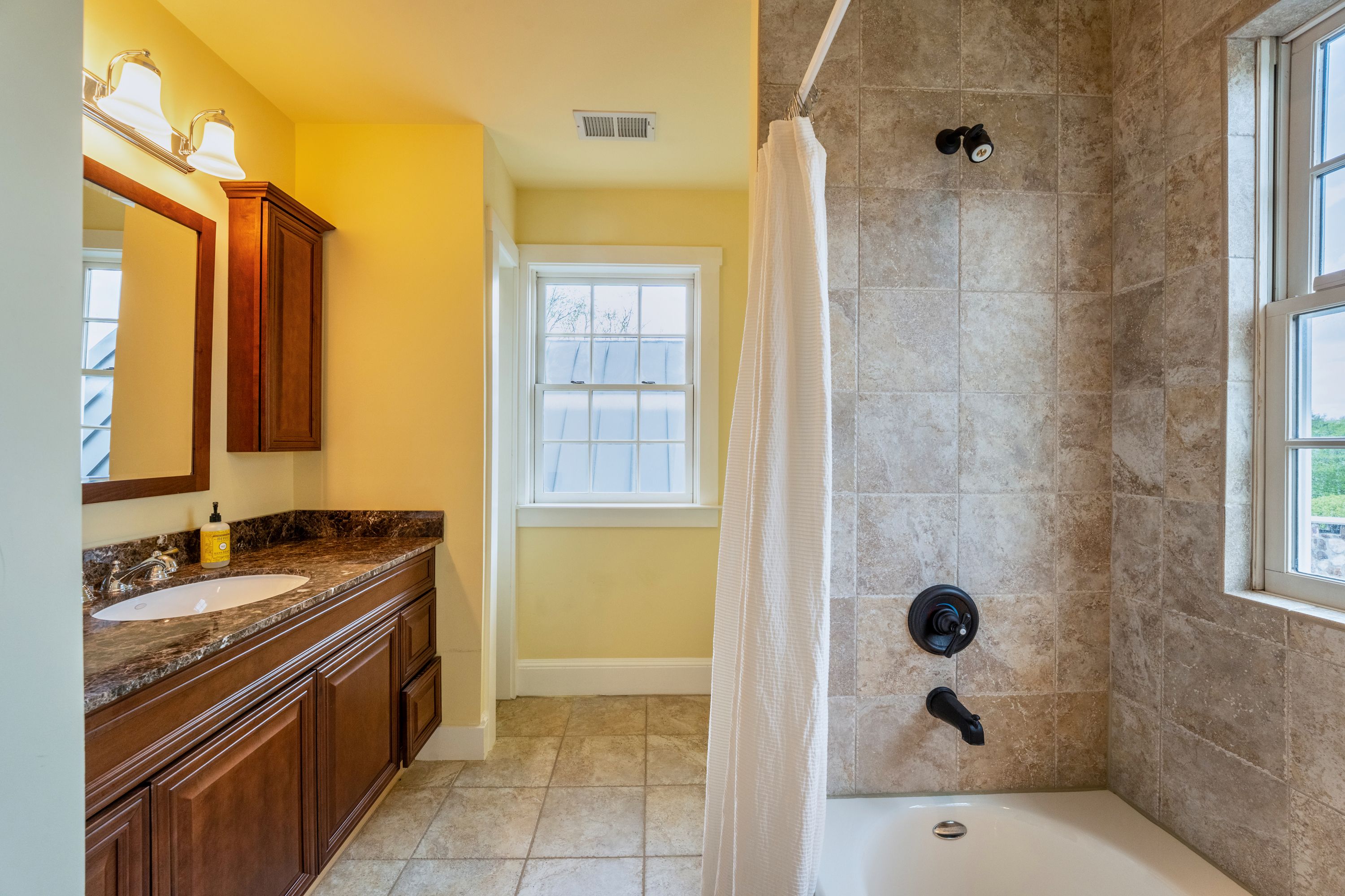  15718 Old Waterford Road, Paeonian Springs, VA, 20129 - 物件實景