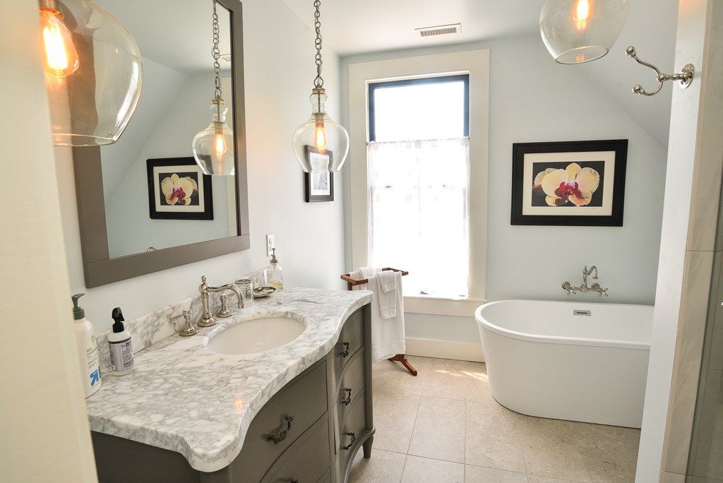Cape Charles, Virginia, 23310, United States, 3 Bedrooms Bedrooms, ,4 BathroomsBathrooms,Residential,For Sale,1826996