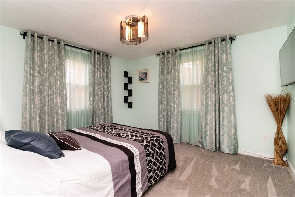 Stoughton, Massachusetts, 02072, United States, 4 Bedrooms Bedrooms, ,3 BathroomsBathrooms,Residential,For Sale,1987663