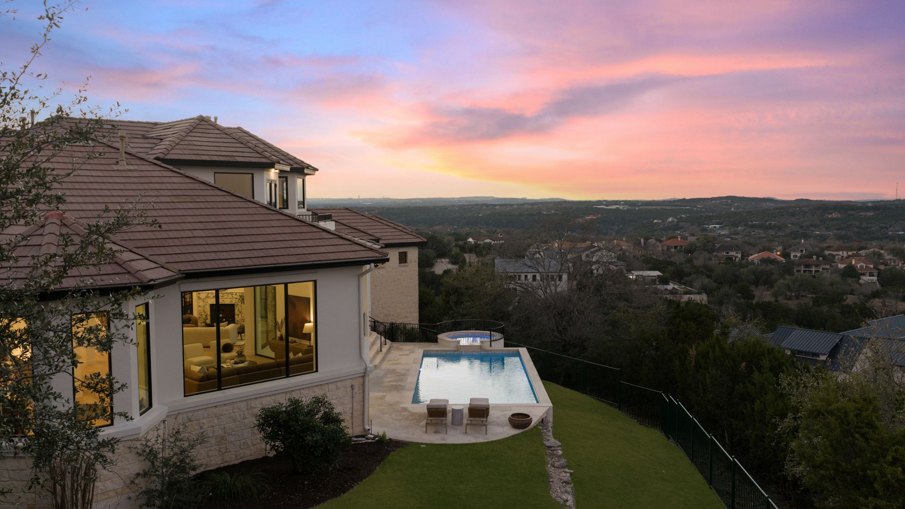  Privately Gated + Completely Reimagined in Barton Creek - 物件實景