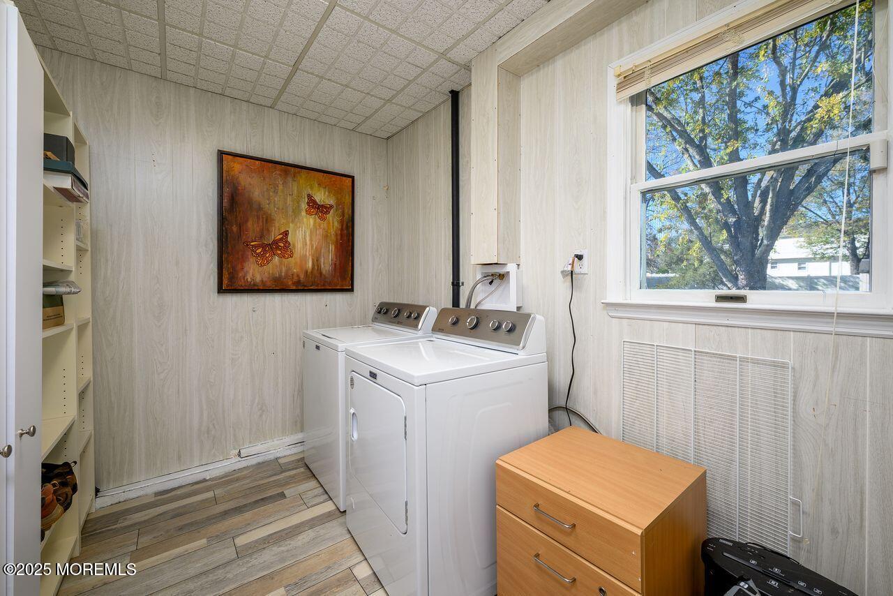 Manalapan, New Jersey, 07726, United States, 4 Bedrooms Bedrooms, ,2 BathroomsBathrooms,Residential,For Sale,1988076