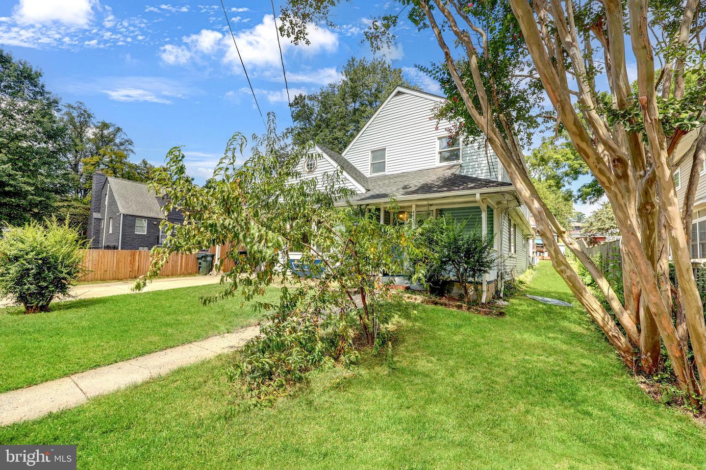 Falls Church, Virginia, 22042, United States, 5 Bedrooms Bedrooms, ,2 BathroomsBathrooms,Residential,For Sale,1932563