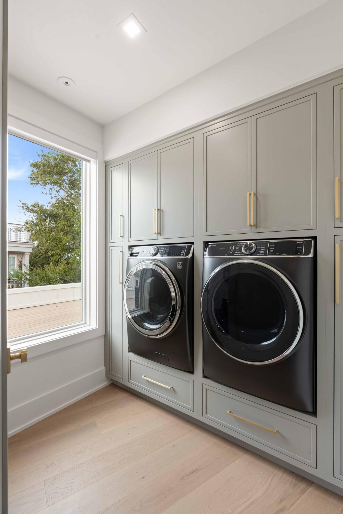 Isle of Palms, South Carolina, 29451, United States, 4 Bedrooms Bedrooms, ,5 BathroomsBathrooms,Residential,For Sale,2003052