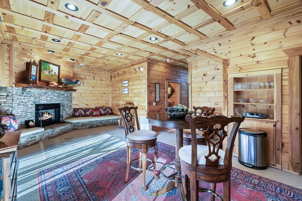 Hiawassee, Georgia, 30546, United States, 4 Bedrooms Bedrooms, ,4 BathroomsBathrooms,Residential,For Sale,1975098