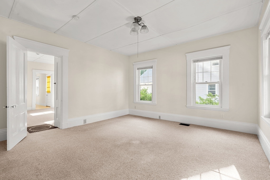 Wakefield, Massachusetts, 01880, United States, 4 Bedrooms Bedrooms, ,2 BathroomsBathrooms,Residential,For Sale,1947079