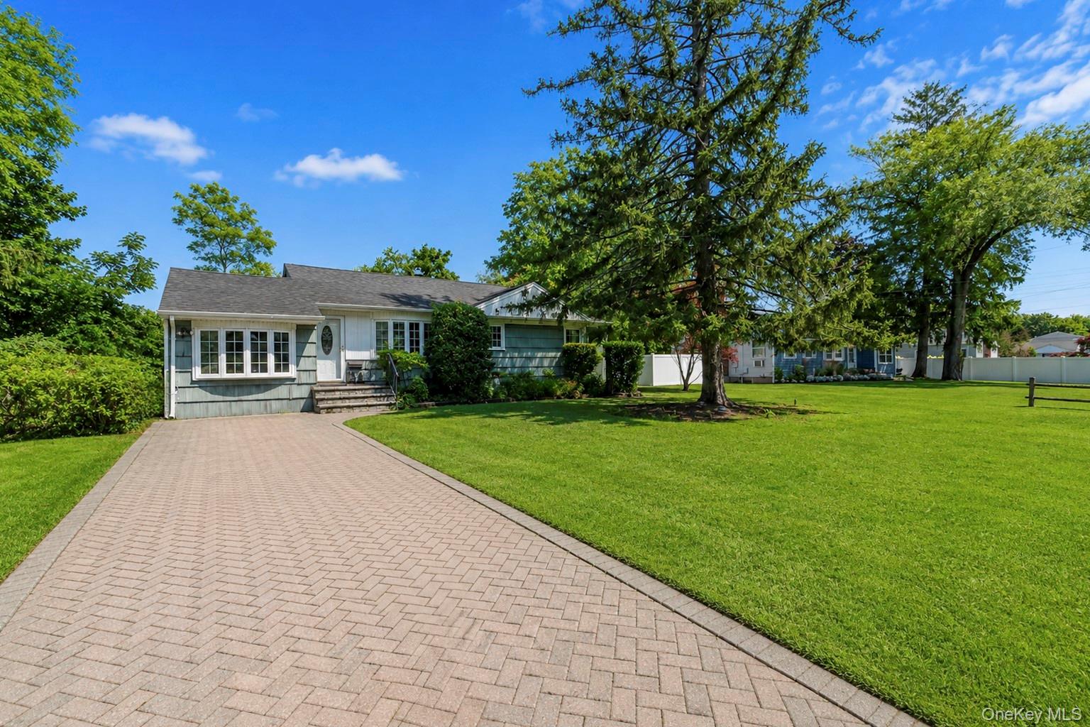 Dale Ln, Smithtown, NY 11787 #1