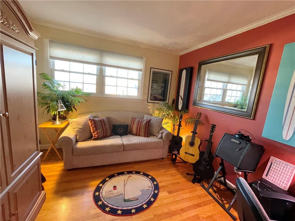 Tiverton, Rhode Island, 02878, United States, 4 Bedrooms Bedrooms, ,3 BathroomsBathrooms,Residential,For Sale,1995441