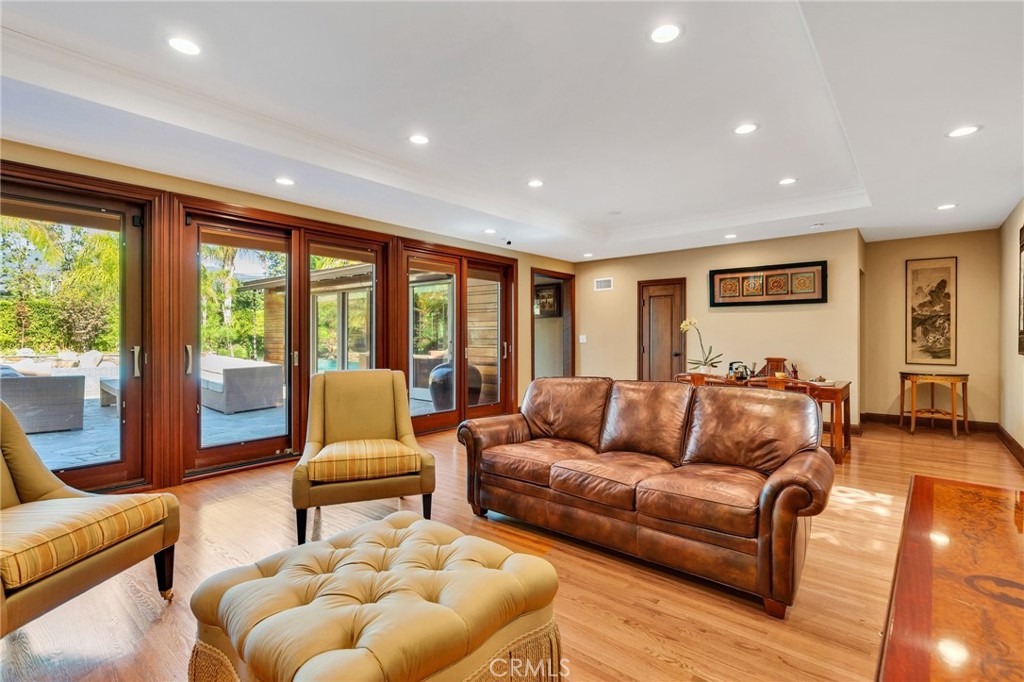 San Marino, California, 91108, United States, 5 Bedrooms Bedrooms, ,6 BathroomsBathrooms,Residential,For Sale,1686890