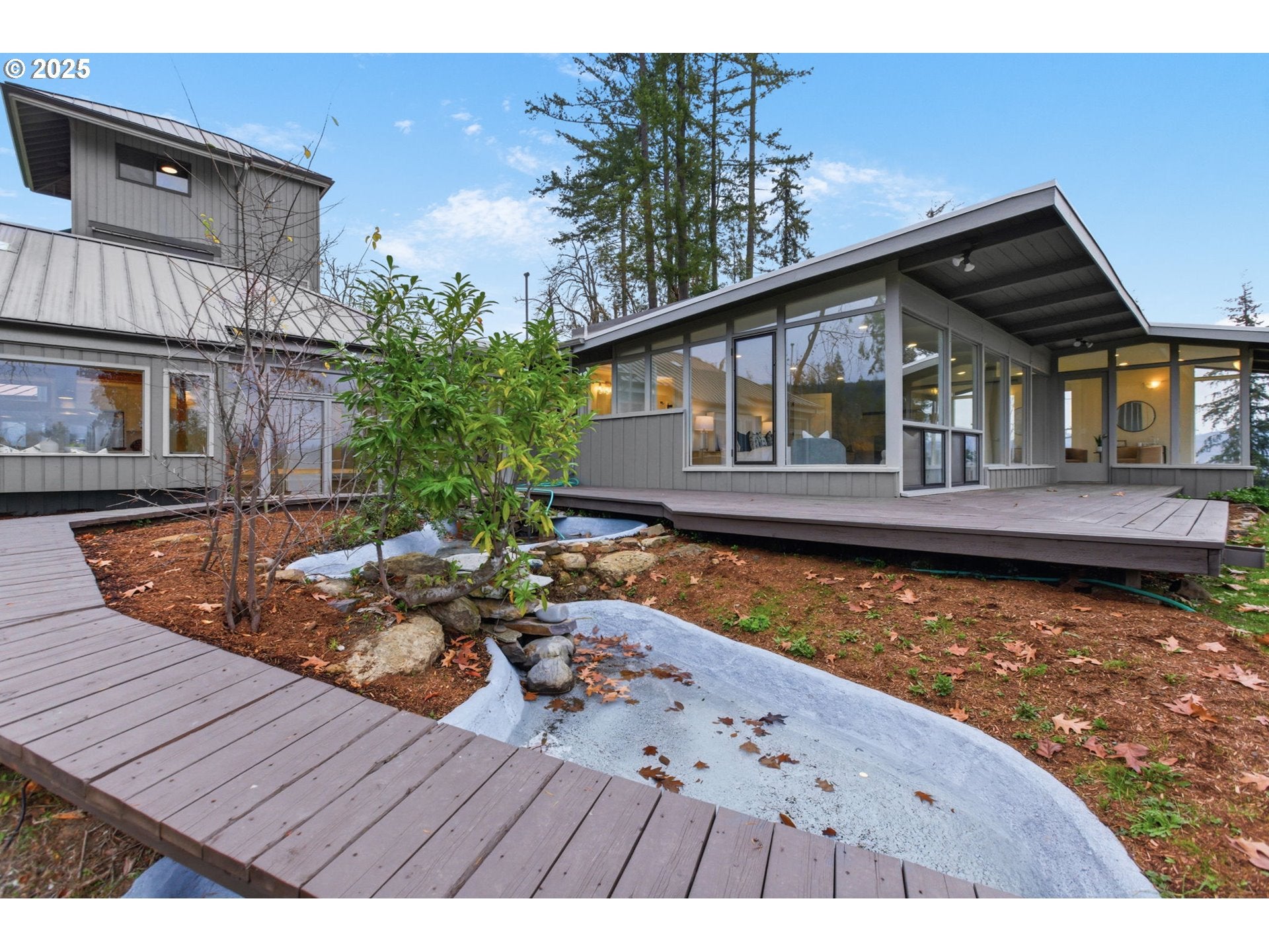 PleasantHill, Oregon, 97455, United States, 5 Bedrooms Bedrooms, ,3 BathroomsBathrooms,Residential,For Sale,1994708