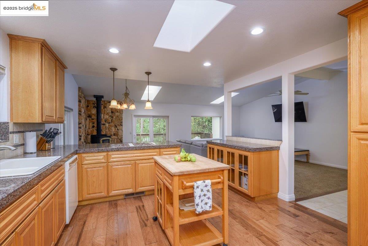 Twain Harte, California, 95383, United States, 3 Bedrooms Bedrooms, ,3 BathroomsBathrooms,Residential,For Sale,1978195