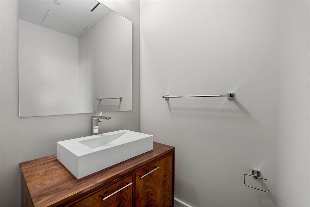 Boston, Massachusetts, 02115, United States, 5 Bedrooms Bedrooms, ,7 BathroomsBathrooms,Residential,For Sale,1688513