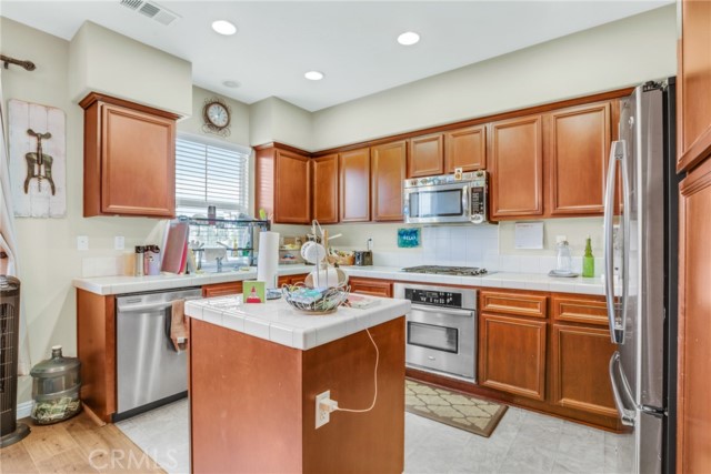 Lakewood, California, 90715, United States, 3 Bedrooms Bedrooms, ,4 BathroomsBathrooms,Residential,For Sale,1860565