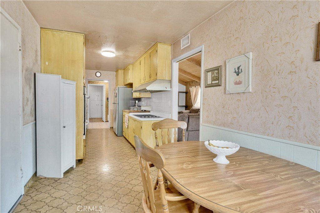 Azusa, California, 91702, United States, 3 Bedrooms Bedrooms, ,2 BathroomsBathrooms,Residential,For Sale,1910708