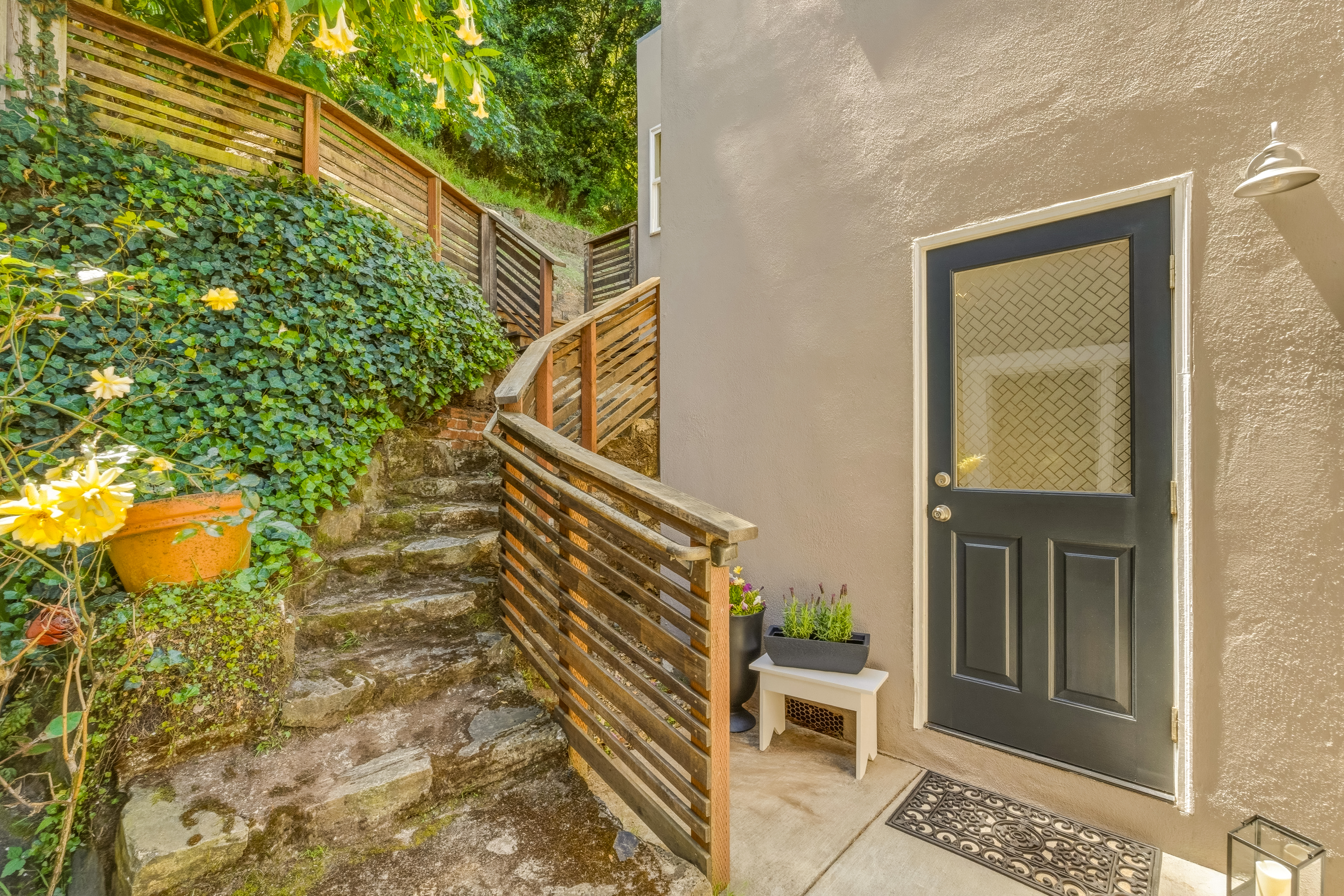  Impeccably Maintained Mill Valley Duplex - Offering Lifestyle and Flexibility - 物件實景