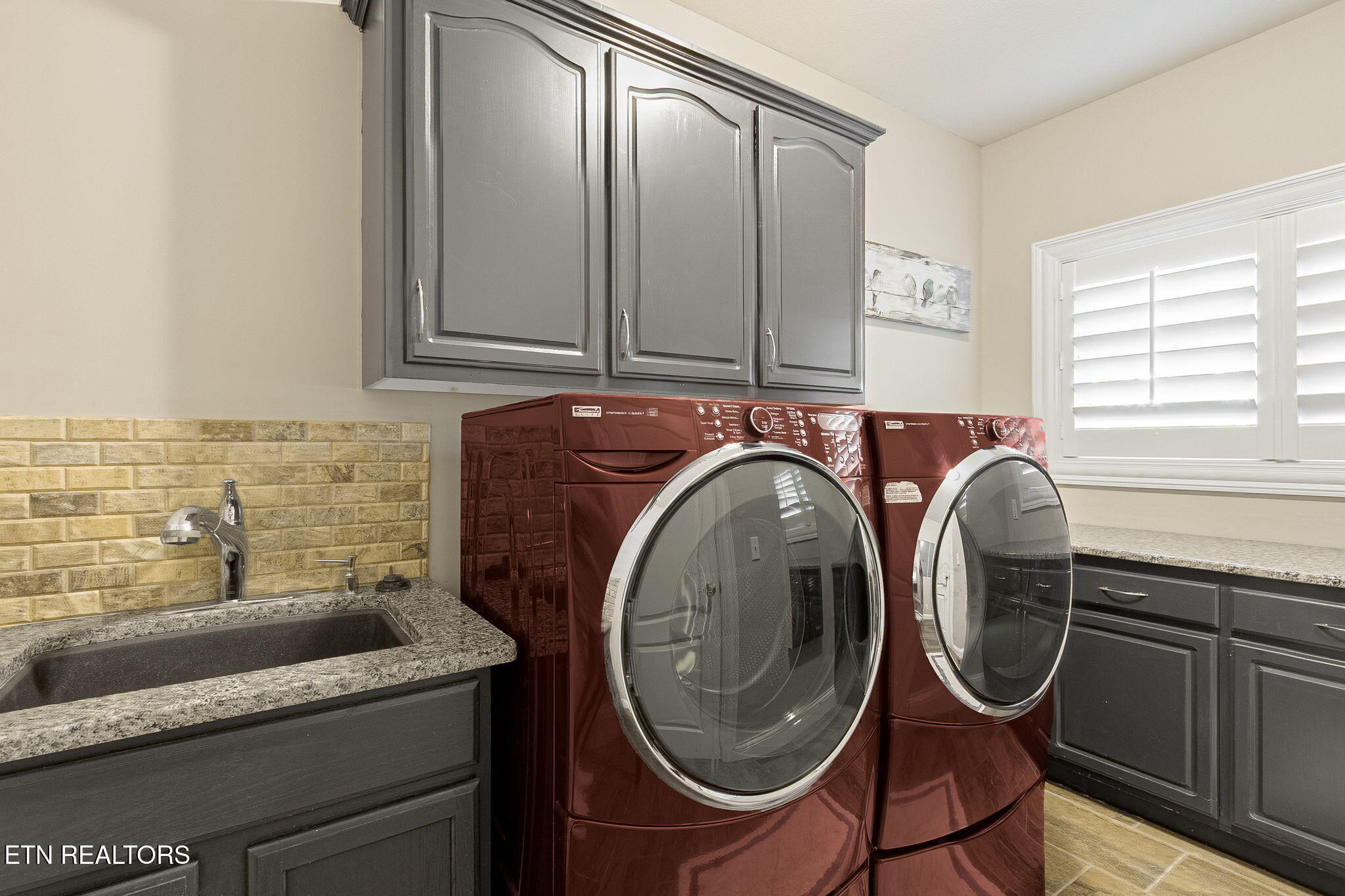 Spring City, Tennessee, 37381, United States, 3 Bedrooms Bedrooms, ,5 BathroomsBathrooms,Residential,For Sale,1900794