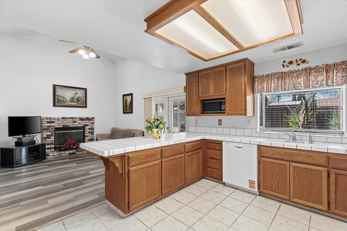 Ceres, California, 95307, United States, 4 Bedrooms Bedrooms, ,3 BathroomsBathrooms,Residential,For Sale,1938445