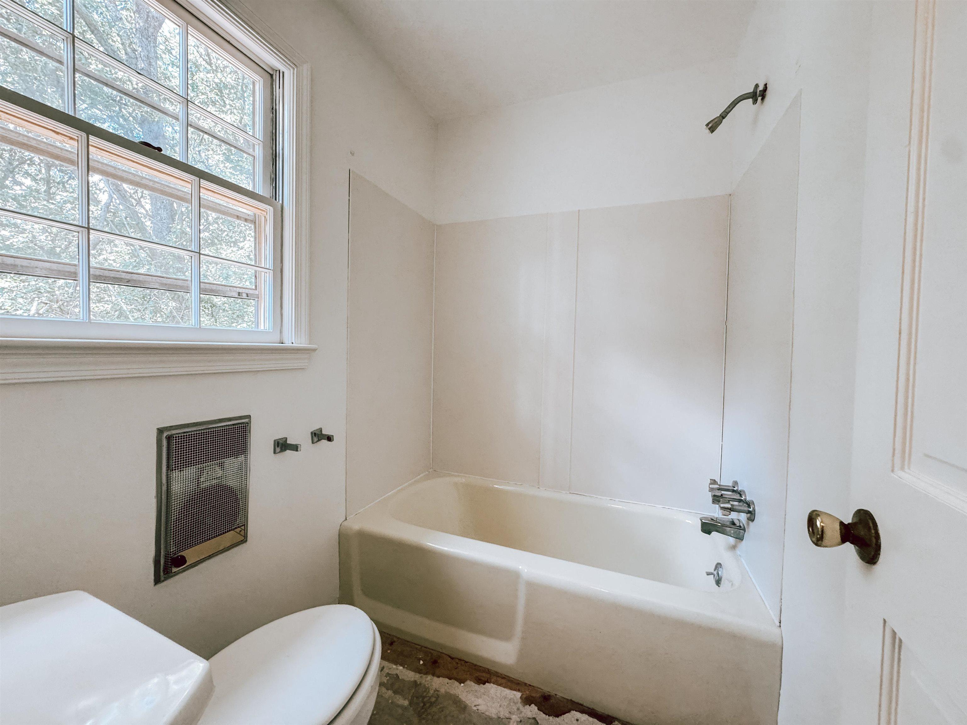 Blacksburg, Virginia, 24060, United States, 5 Bedrooms Bedrooms, ,4 BathroomsBathrooms,Residential,For Sale,1900979