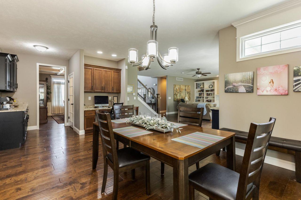 Bloomington, Illinois, 61705, United States, 5 Bedrooms Bedrooms, ,5 BathroomsBathrooms,Residential,For Sale,1817687