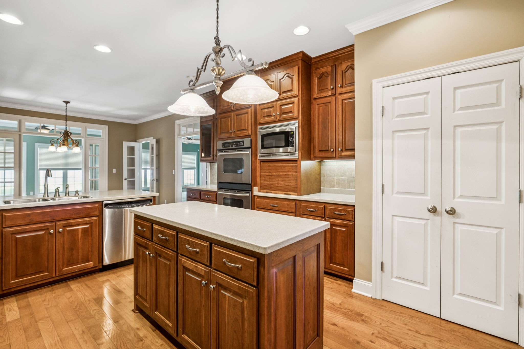 Manchester, Tennessee, 37355, United States, 4 Bedrooms Bedrooms, ,4 BathroomsBathrooms,Residential,For Sale,1937167