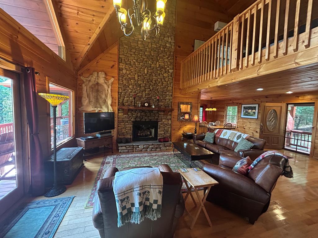 Blue Ridge, Georgia, 30513, United States, 3 Bedrooms Bedrooms, ,3 BathroomsBathrooms,Residential,For Sale,1965953