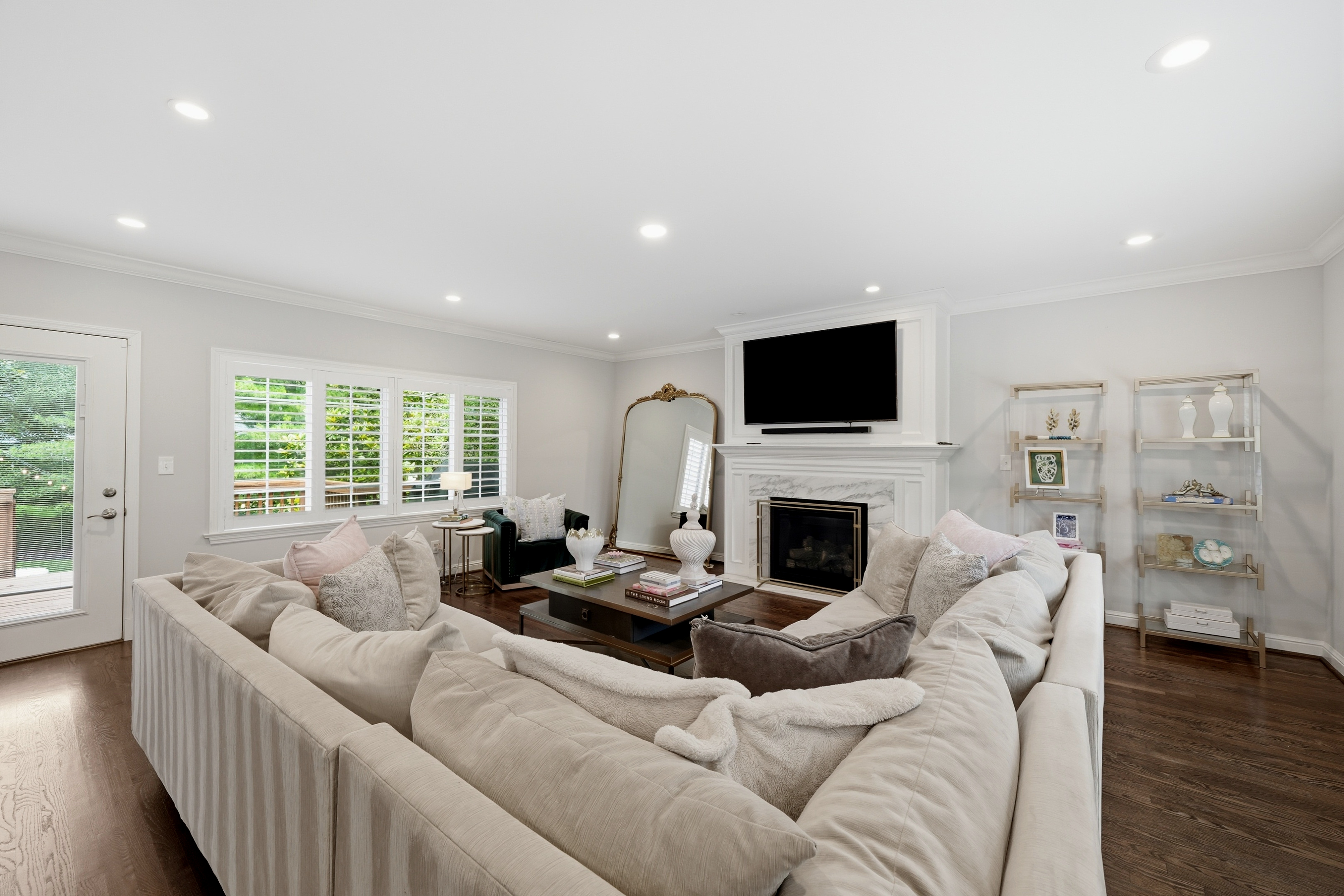  Discover Your Dream Home in Warson Woods: Elegantly Enhanced Living - 物件實景