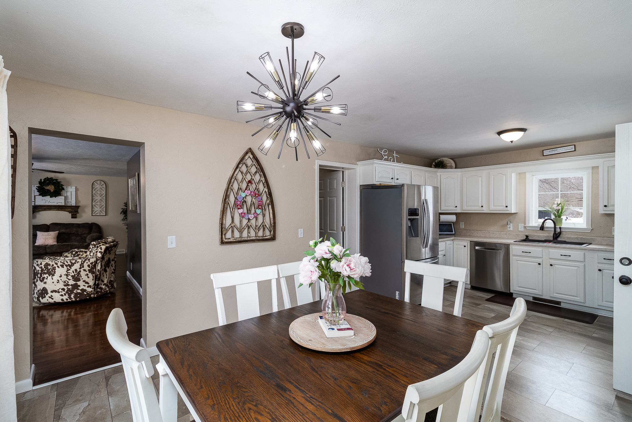 Brownstown, Illinois, 62418, United States, 4 Bedrooms Bedrooms, ,2 BathroomsBathrooms,Residential,For Sale,2015719