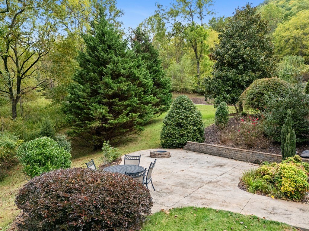 Hayesville, North Carolina, 28904, United States, 3 Bedrooms Bedrooms, ,4 BathroomsBathrooms,Residential,For Sale,1974136