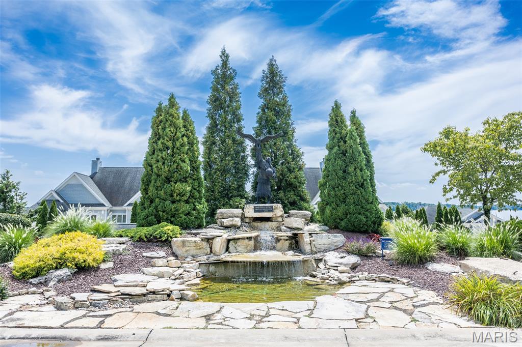 Grafton, Illinois, 62037, United States, 2 Bedrooms Bedrooms, ,2 BathroomsBathrooms,Residential,For Sale,1907573