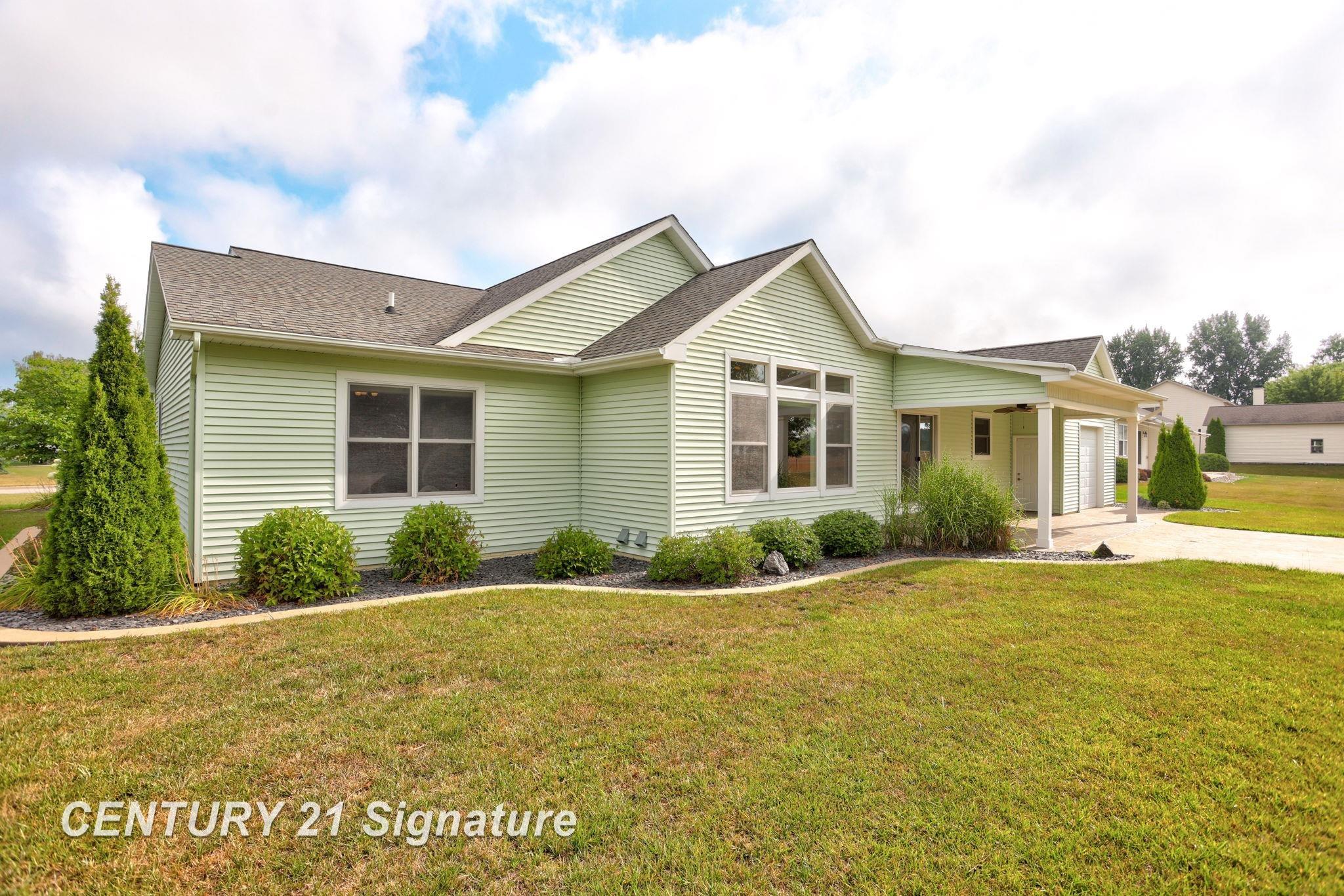 Freeland, Michigan, 48623, United States, 4 Bedrooms Bedrooms, ,3 BathroomsBathrooms,Residential,For Sale,1924442