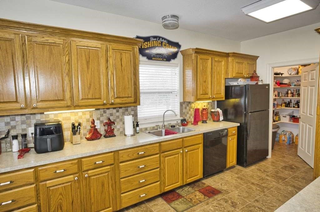 Brazoria, Texas, 77422, United States, 4 Bedrooms Bedrooms, ,3 BathroomsBathrooms,Residential,For Sale,1935189
