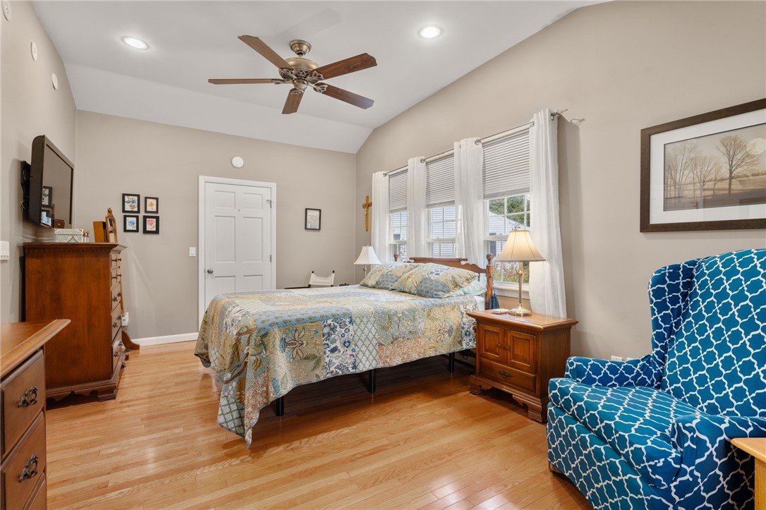 North Kingstown, Rhode Island, 02852, United States, 4 Bedrooms Bedrooms, ,2 BathroomsBathrooms,Residential,For Sale,1987787