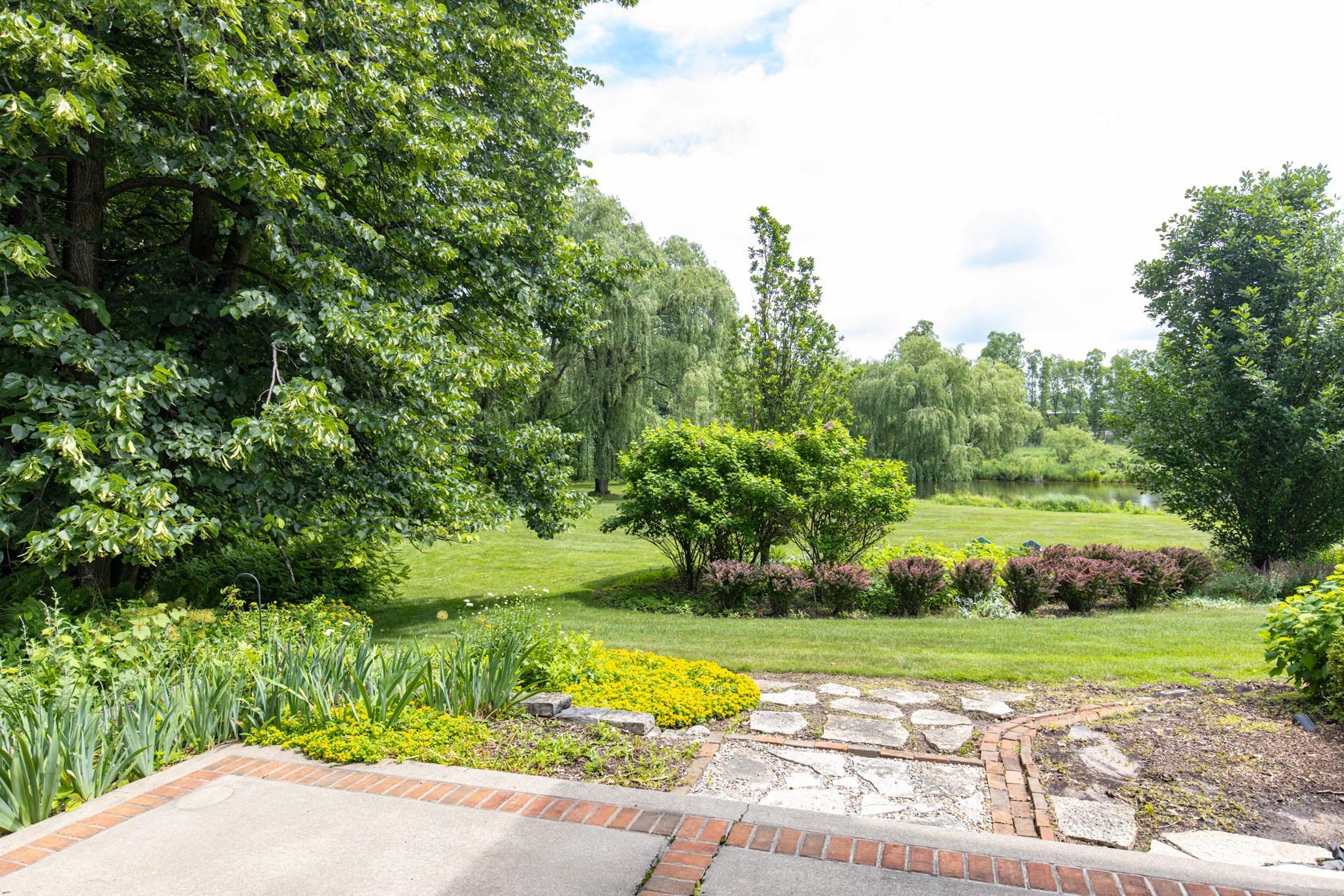 Hortonville, Wisconsin, 54944, United States, 4 Bedrooms Bedrooms, ,6 BathroomsBathrooms,Residential,For Sale,1983735