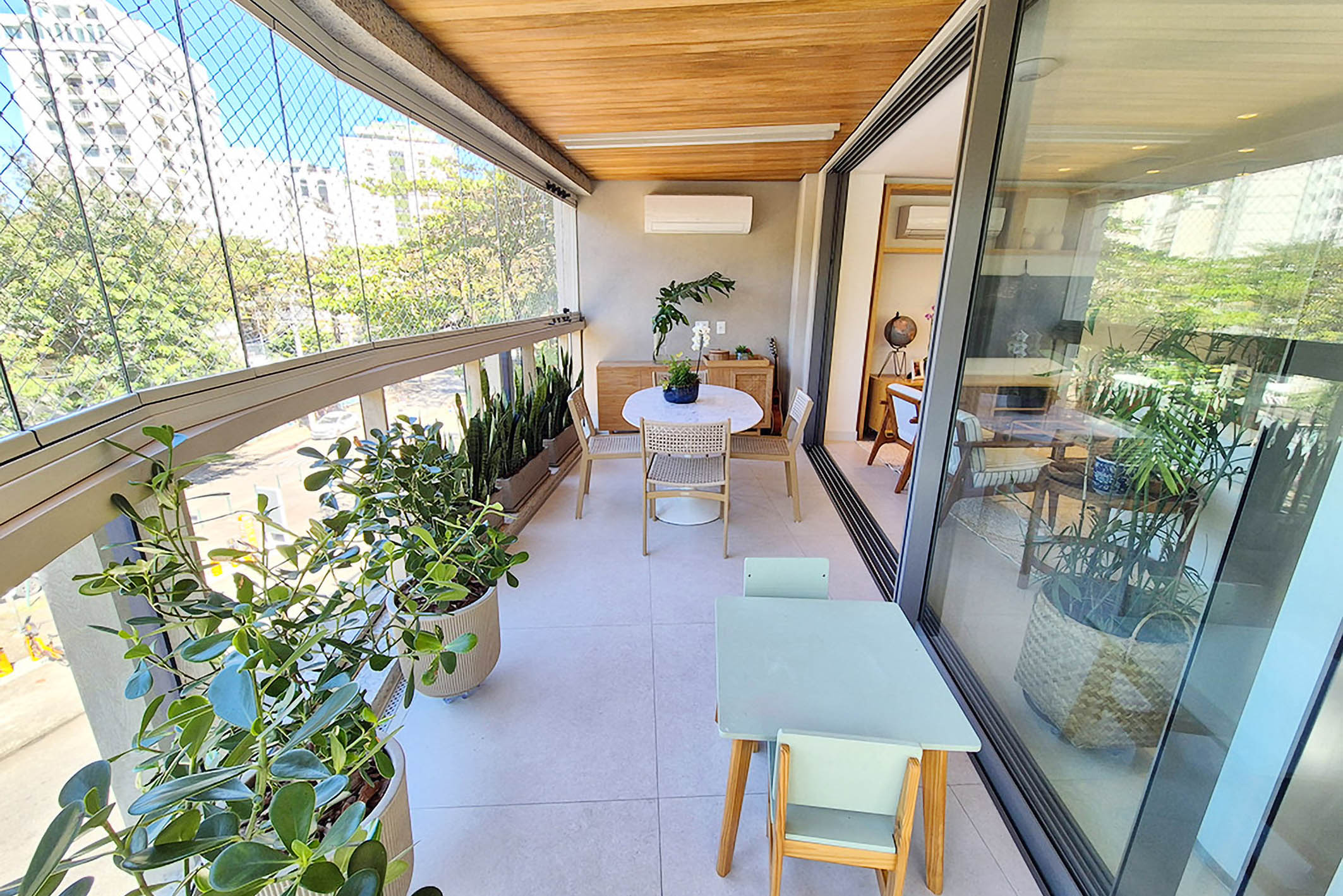  Apartment with 4 Suites and a Spacious Balcony in Jardim Botânico - 物件實景
