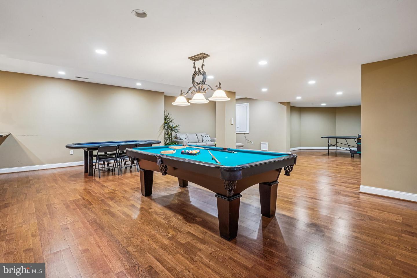 North Bethesda, Maryland, 20852, United States, 5 Bedrooms Bedrooms, ,5 BathroomsBathrooms,Residential,For Sale,1991971