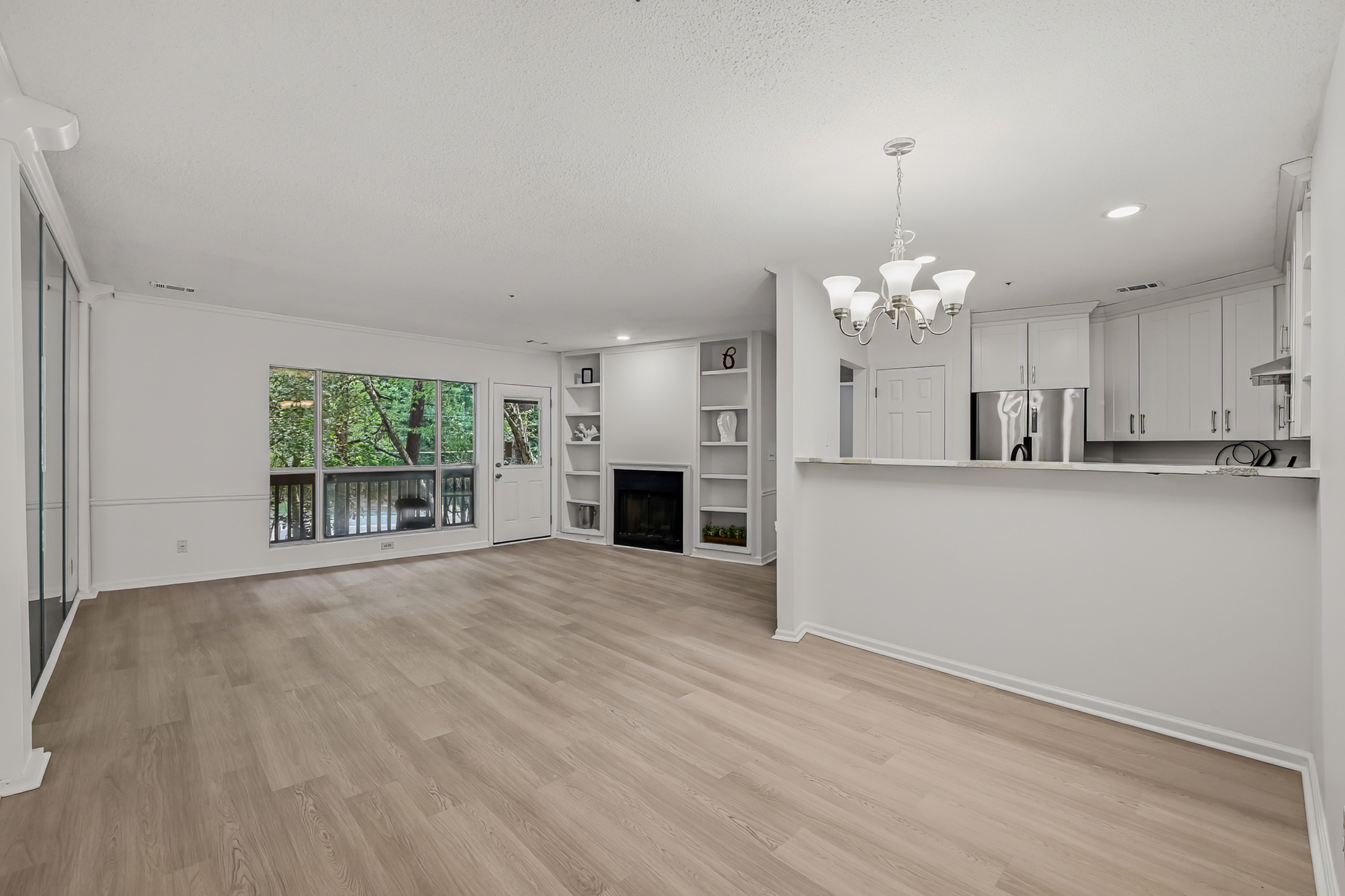  Beautifully Renovated Condo in an Unbeatable North Decatur Location - 物件實景