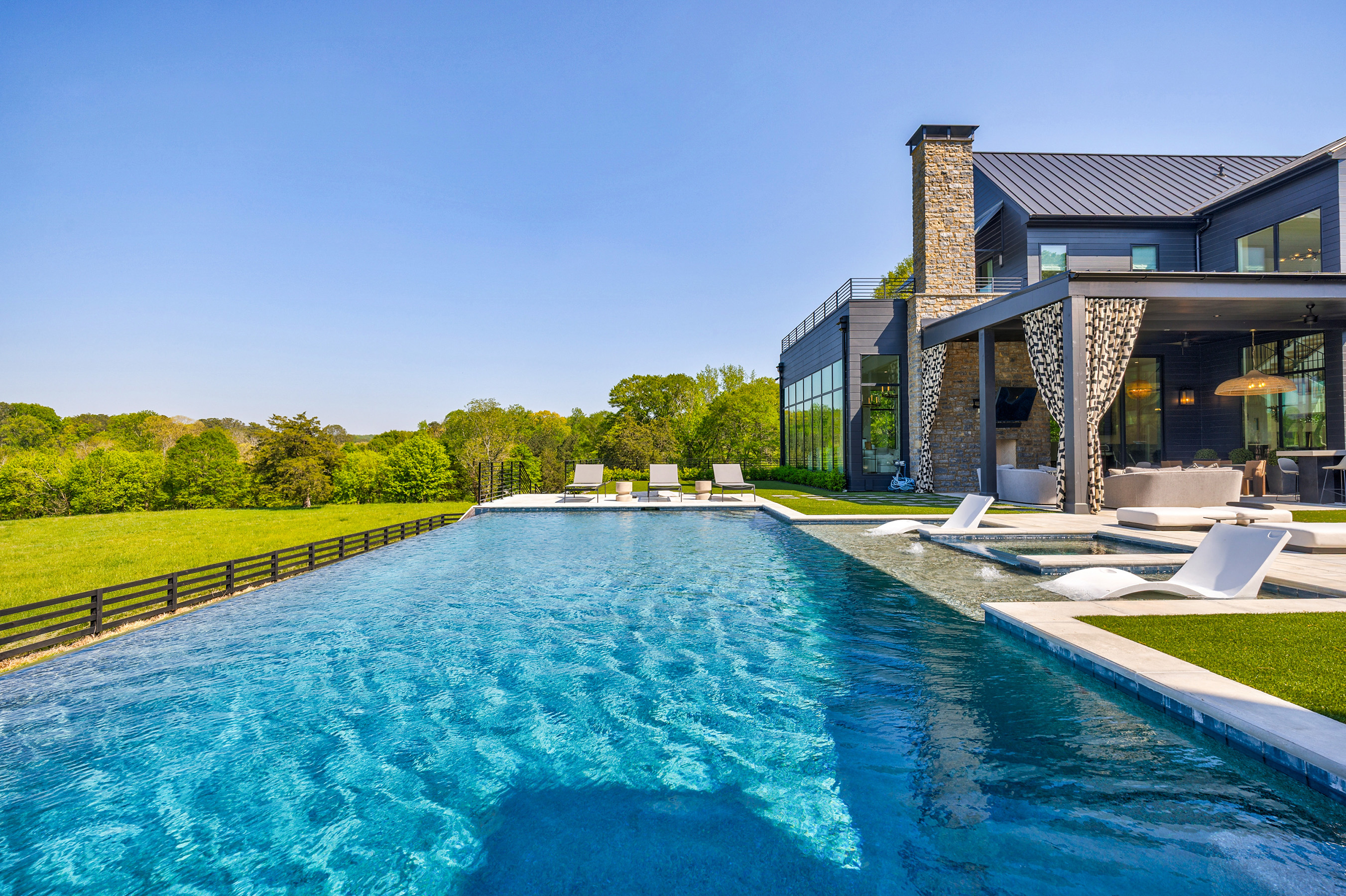  Stunning Milton Estate with Barn and Greenhouse on 50+/- Private Acres - 物件實景