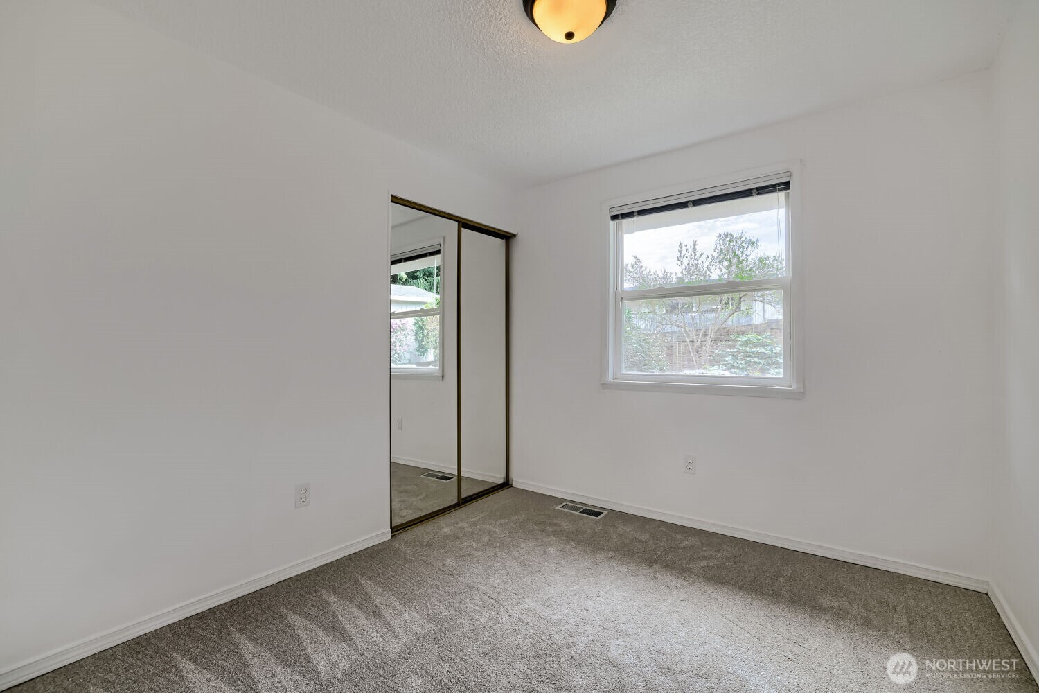 Everett, Washington, 98208, United States, 3 Bedrooms Bedrooms, ,1 BathroomBathrooms,Residential,For Sale,2036475