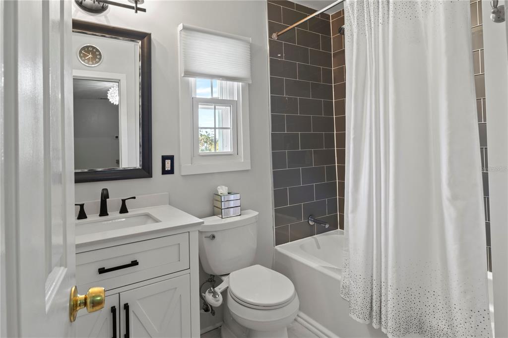 Sarasota, Florida, 34243, United States, 3 Bedrooms Bedrooms, ,3 BathroomsBathrooms,Residential,For Sale,1796778
