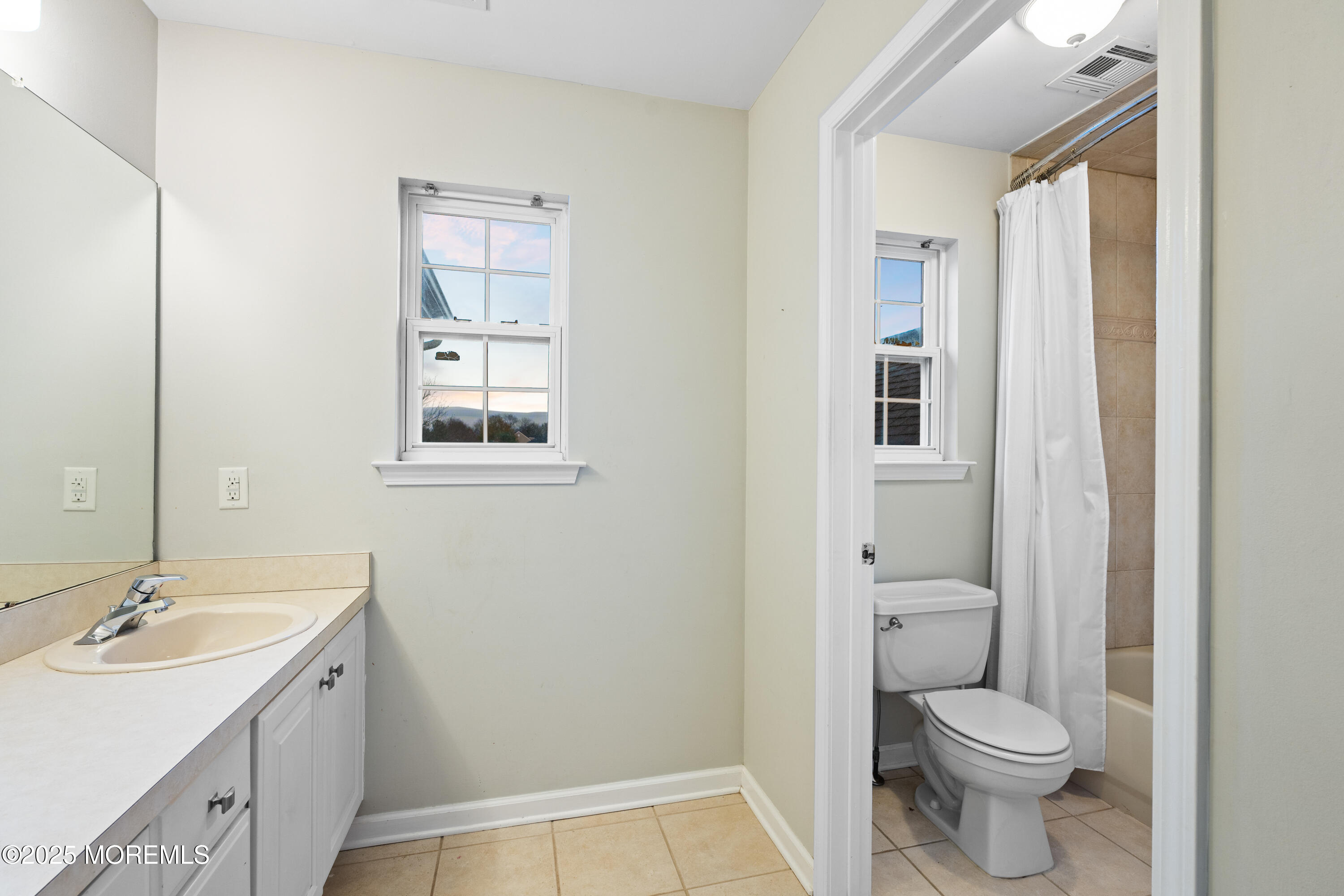 Jackson, New Jersey, 08527, United States, 7 Bedrooms Bedrooms, ,5 BathroomsBathrooms,Residential,For Sale,1998034